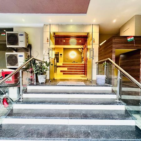 Hotel Megha Inn Lucknow Bagian luar foto