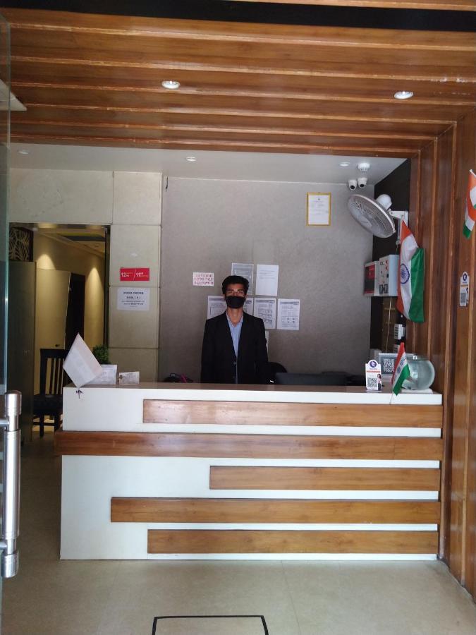 Hotel Megha Inn Lucknow Bagian luar foto