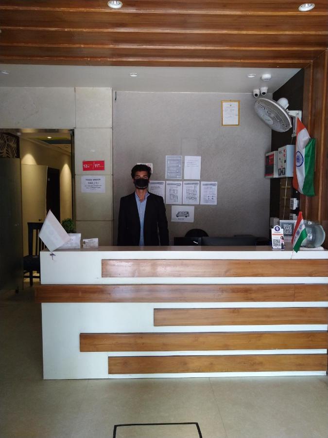 Hotel Megha Inn Lucknow Bagian luar foto