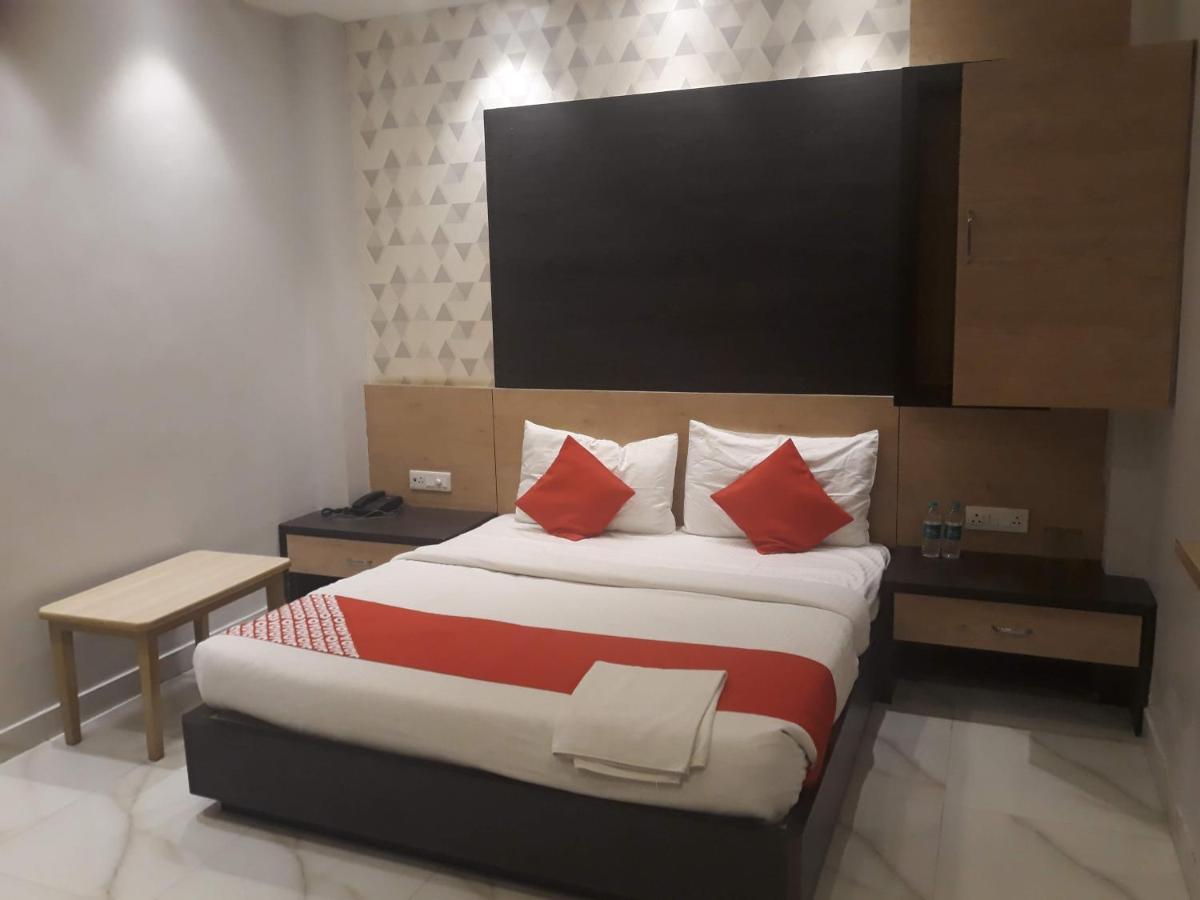 Hotel Megha Inn Lucknow Bagian luar foto