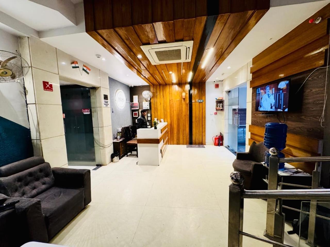 Hotel Megha Inn Lucknow Bagian luar foto