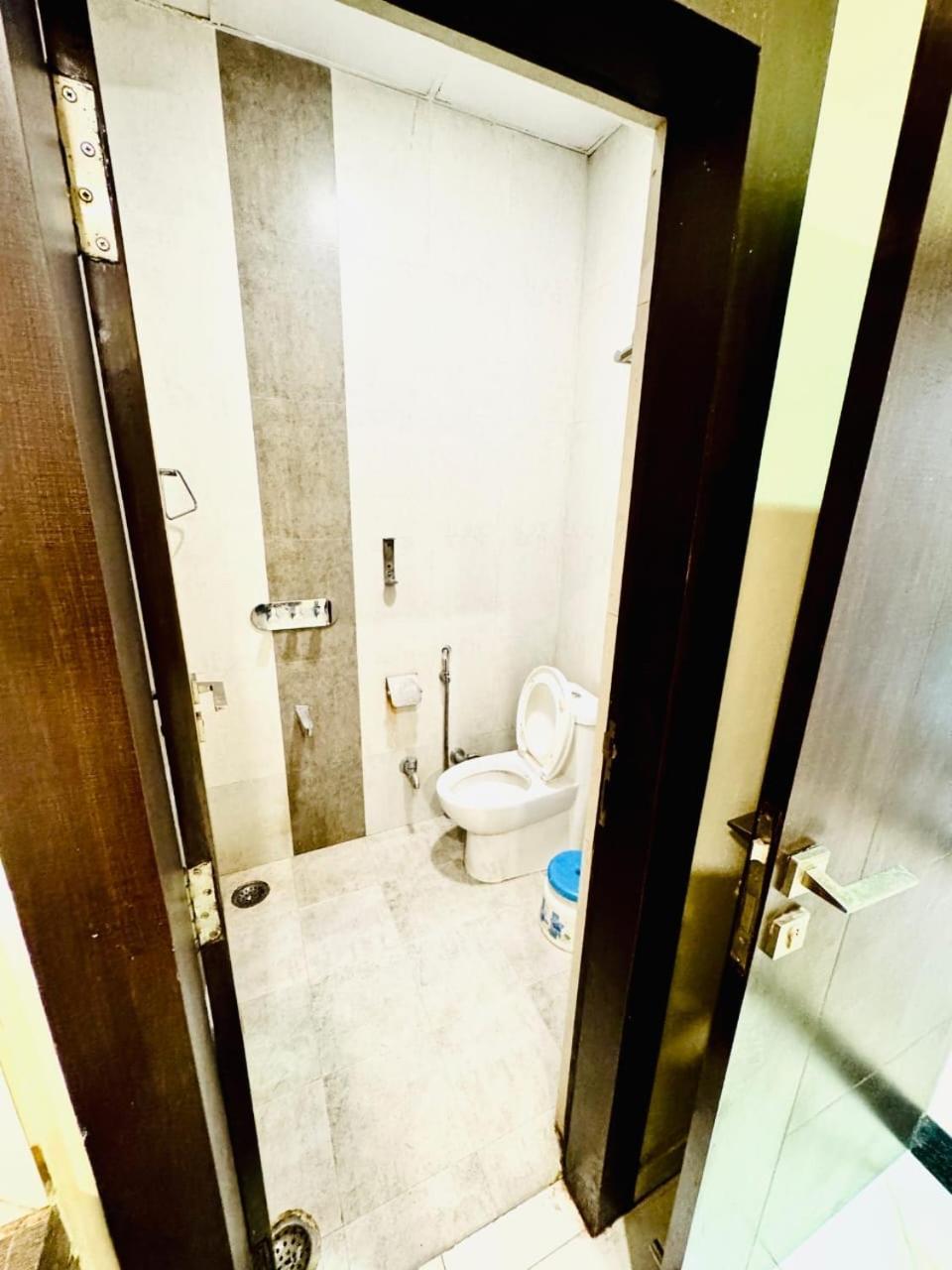 Hotel Megha Inn Lucknow Bagian luar foto